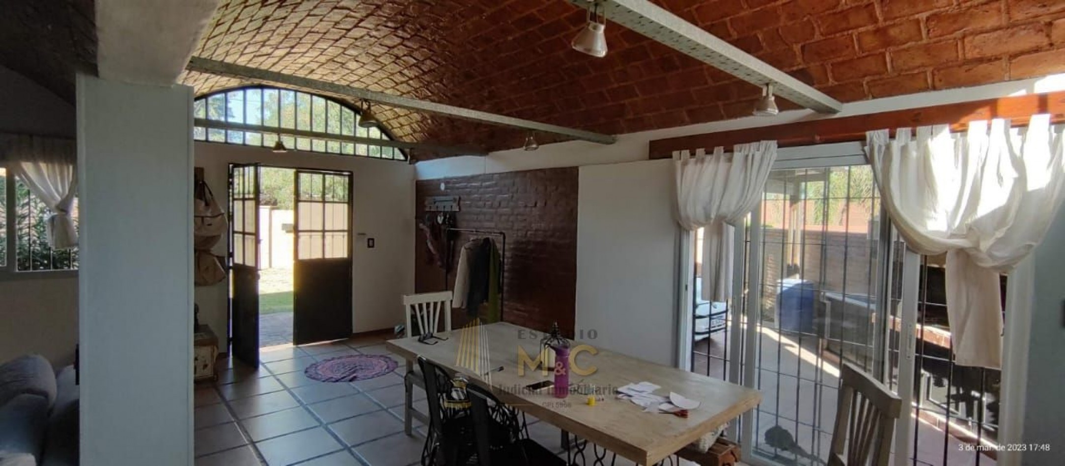 Casa de Estilo Unico en Arguello - 4 Dorm 3 Baños Playroom Pileta