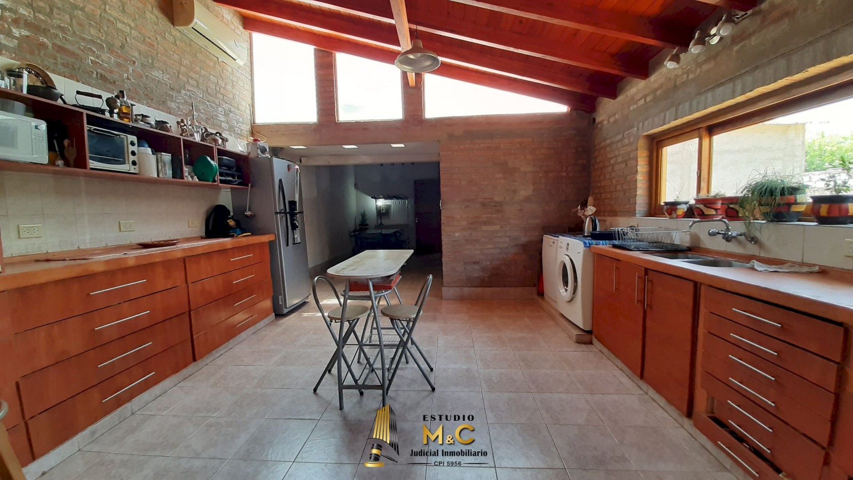 Inversion ! Casa 2 Dorm mas 3 Lofts alquilados en B° Matienzo