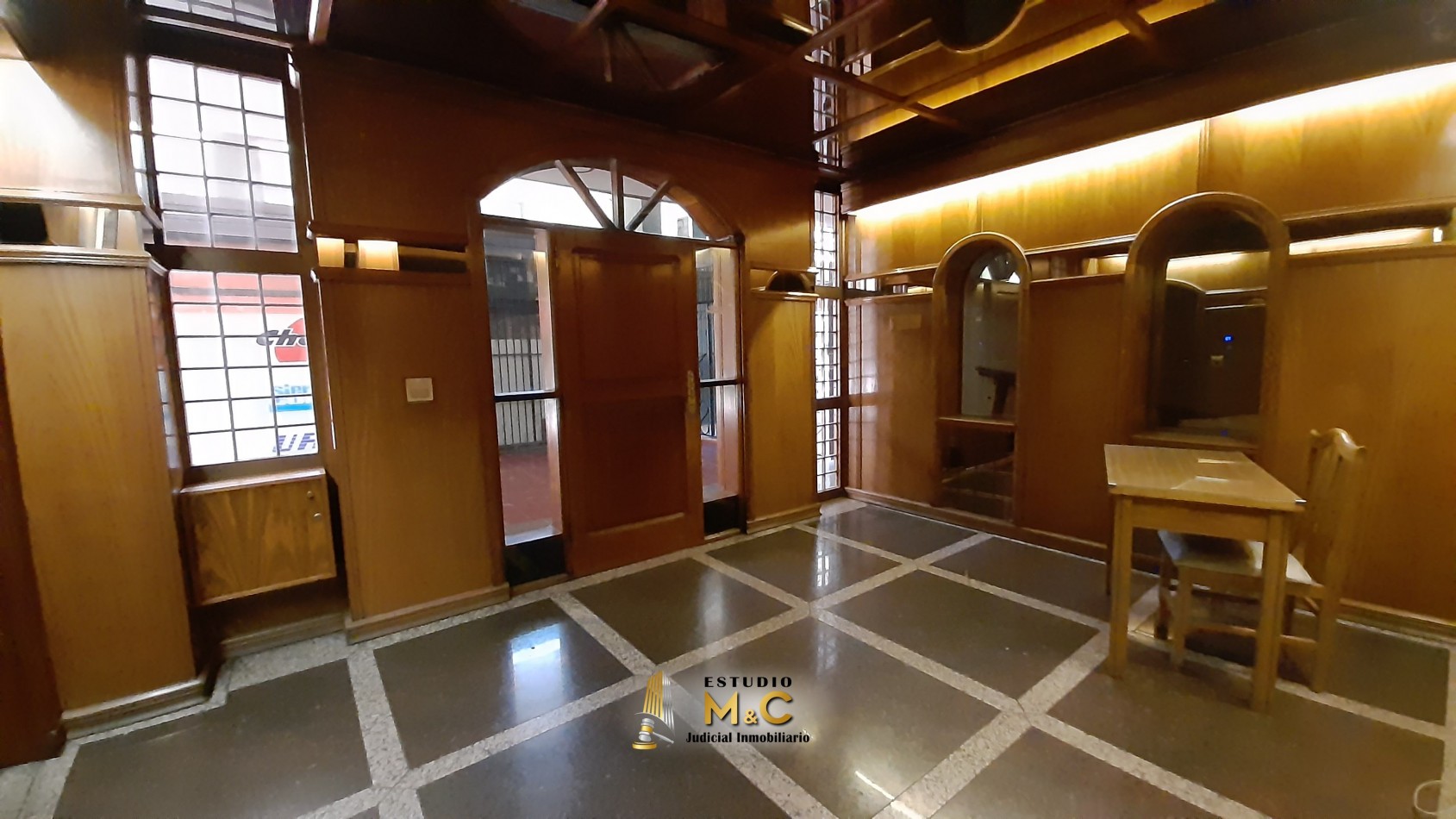 Elegante Piso de Jerarquia en el Centro de Cordoba - 250mts con 4 Hab 4 Bañ 2 Coch 