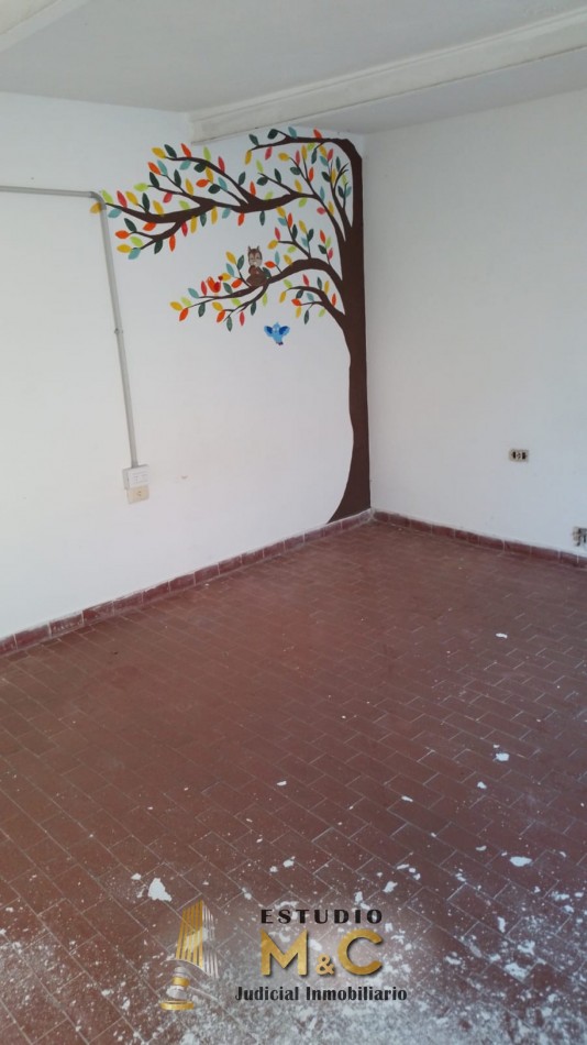 Casa 2 Dormitorios + 2 Departamentos en B° Marques de Sob