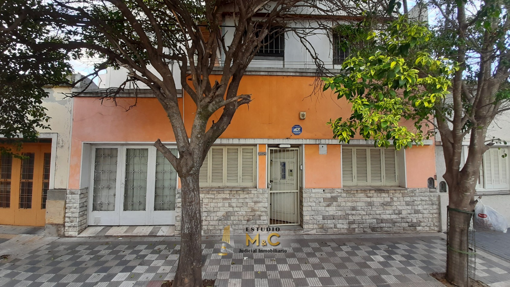 Venta Casa + Dpto Interno B° Los Paraisos