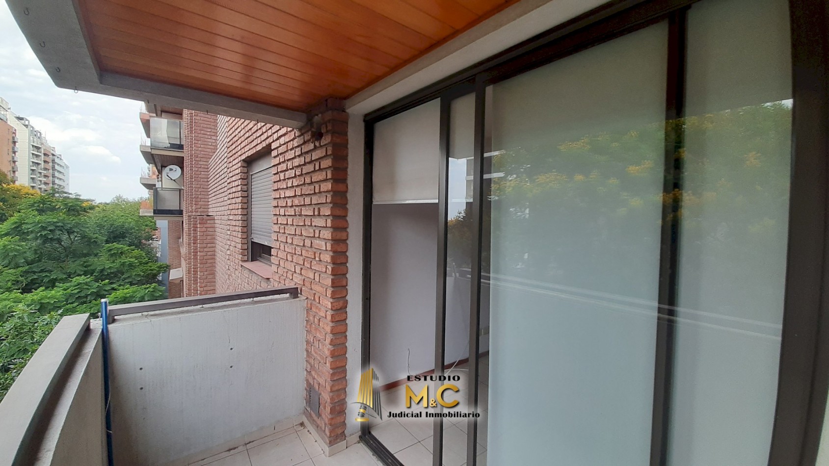 Dpto 1 dorm con balcon y patio propio en Nueva Cordoba
