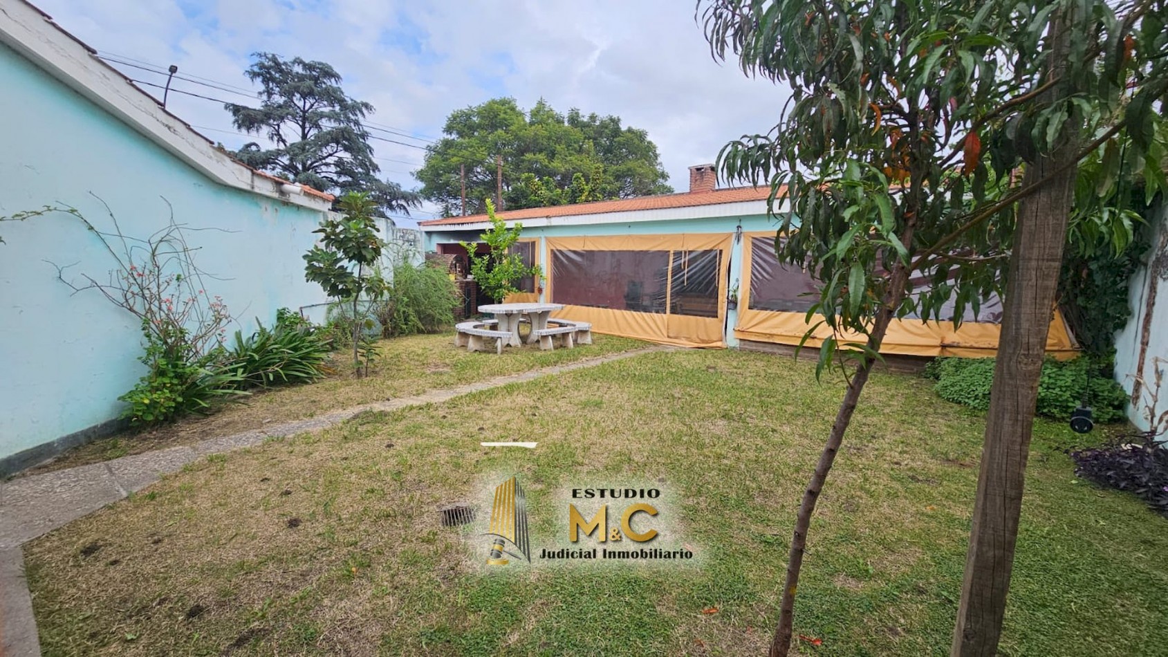 Casa esquina de 3 Dorm en Marques de Sobremonte