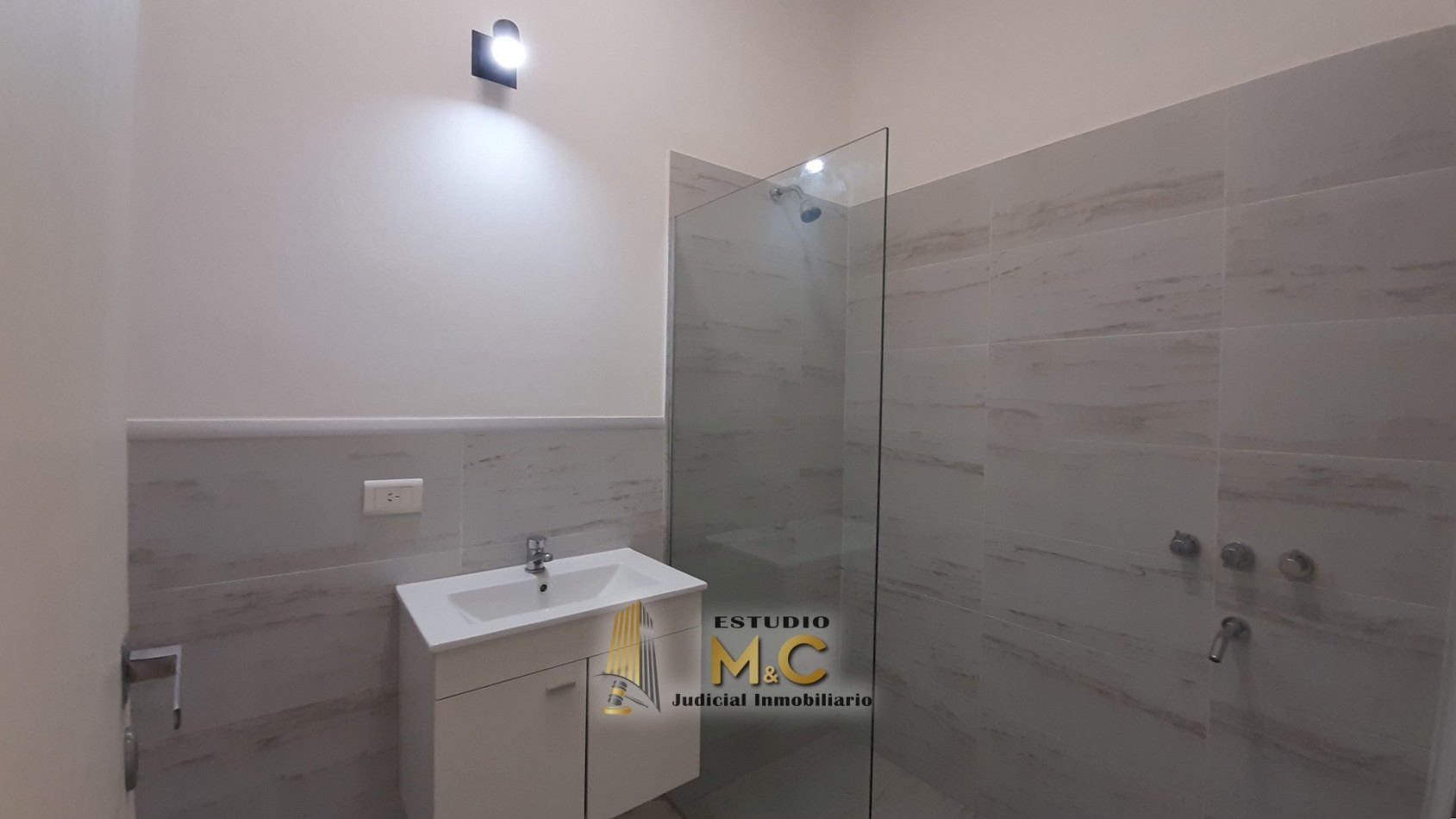 Casa + Dpto interno en B° Residencial San Carlos - A Estenar !