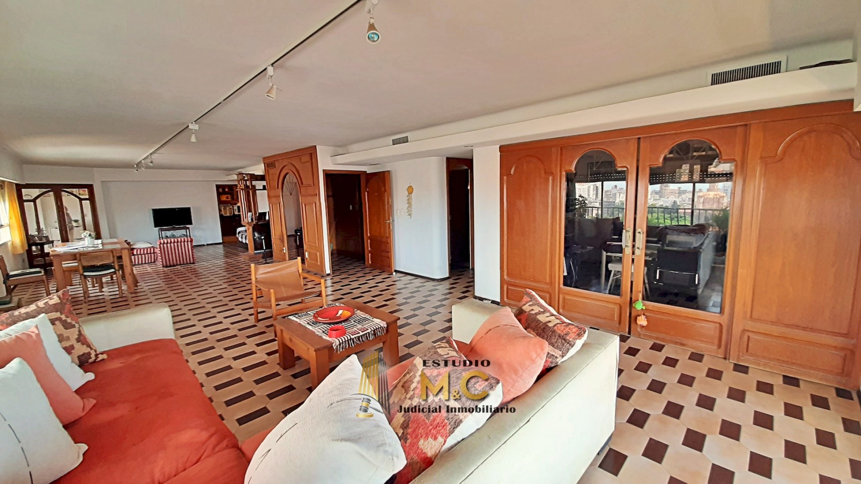 Exclusivo Piso en el Centro de Cordoba - 233mts - 4 Hab 4 Bañ 2 Coch 