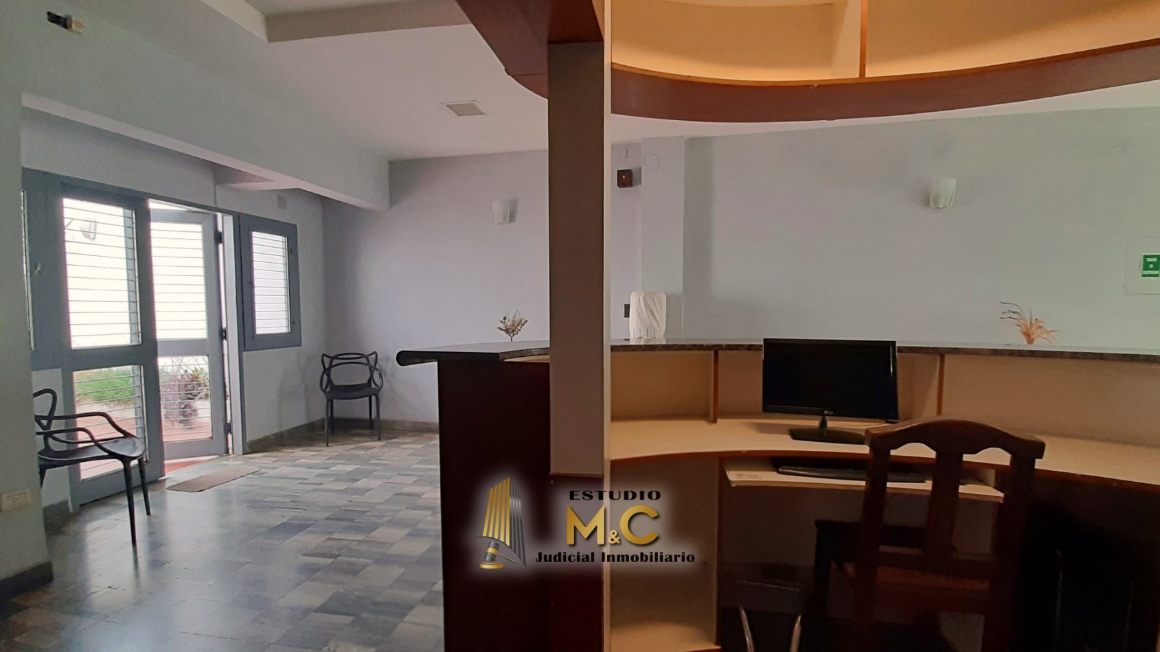 Casa Uso Comercial Corporativo - 7 Oficinas + Sala de Recepcion