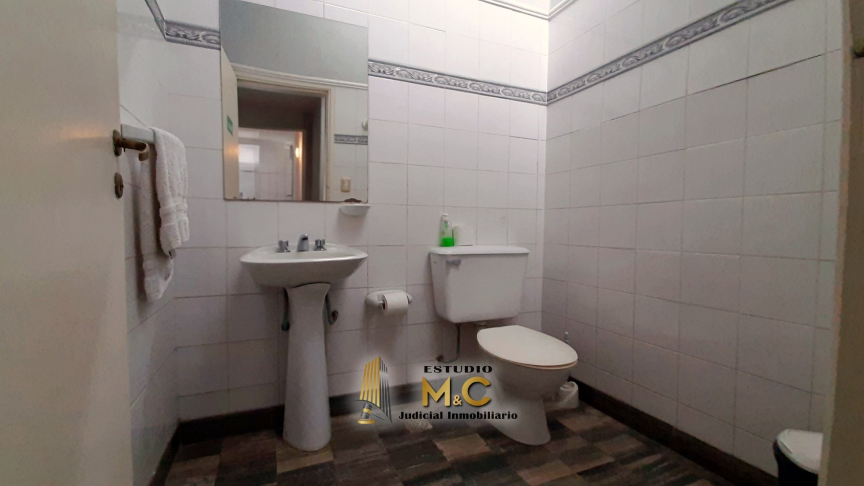 Casa Uso Comercial Corporativo - 7 Oficinas + Sala de Recepcion