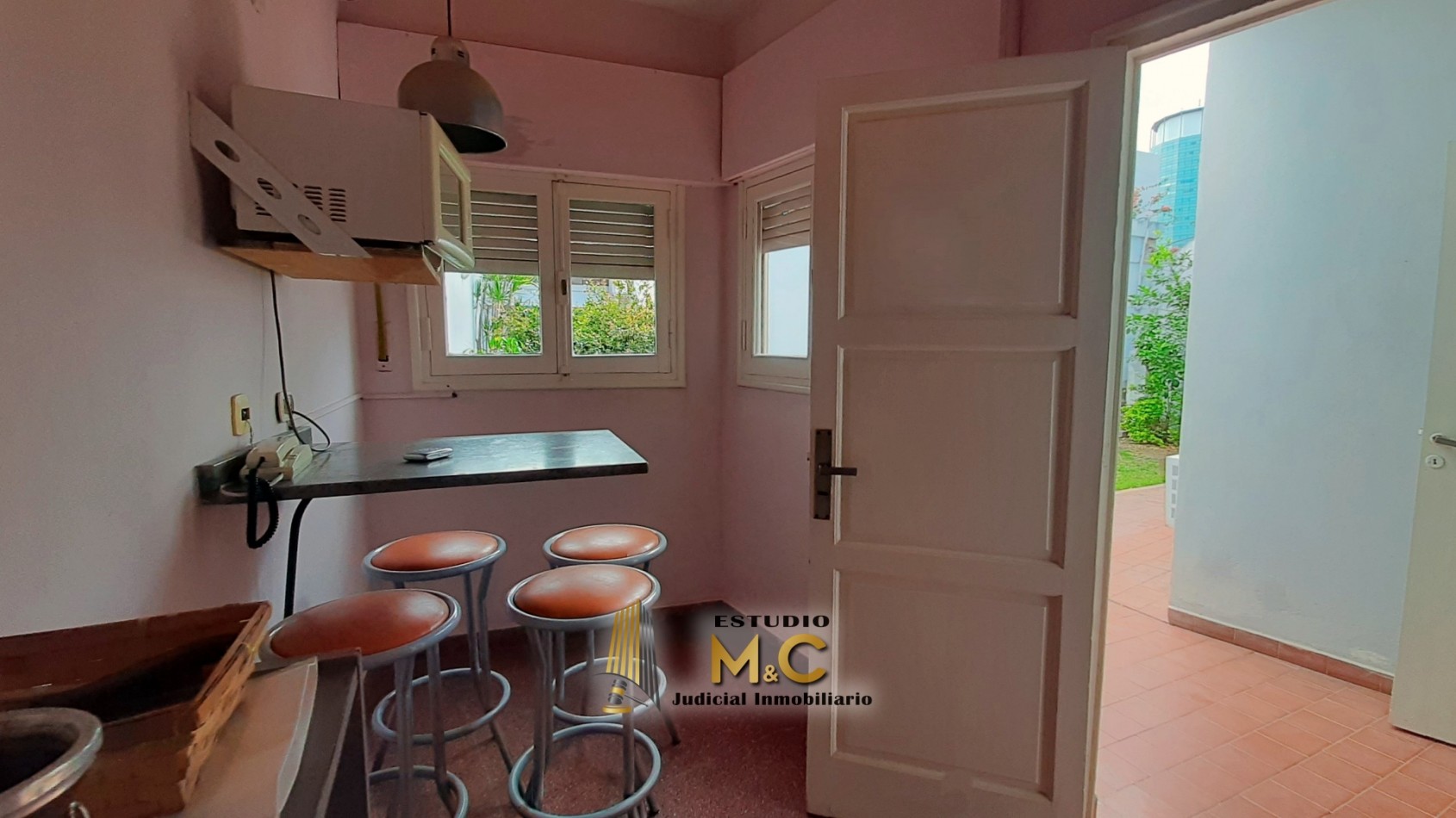 Casa Uso Comercial Corporativo - 7 Oficinas + Sala de Recepcion