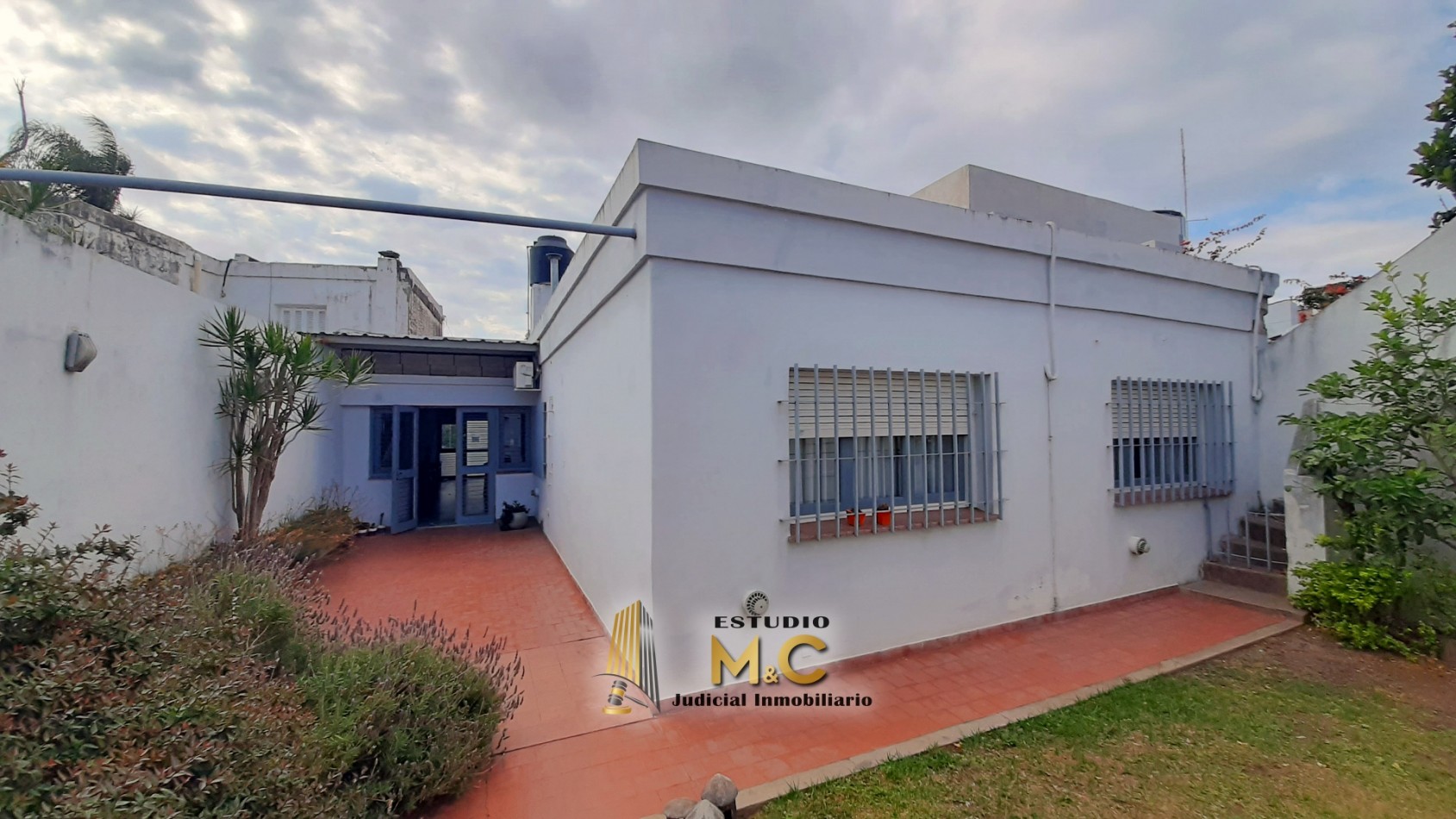 Casa Uso Comercial Corporativo - 7 Oficinas + Sala de Recepcion