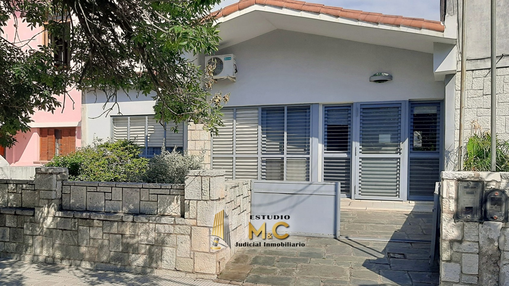 Casa Uso Comercial Corporativo - 7 Oficinas + Sala de Recepcion