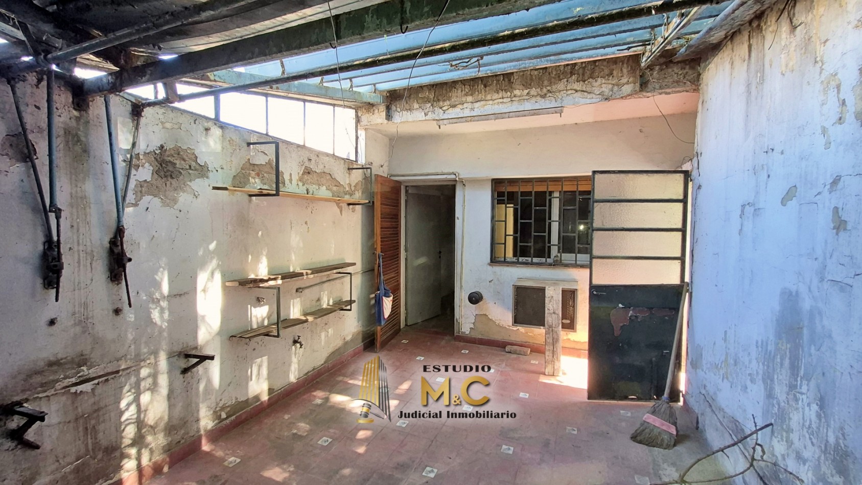 Dpto de 65mts en primer piso - Maipu y Lima