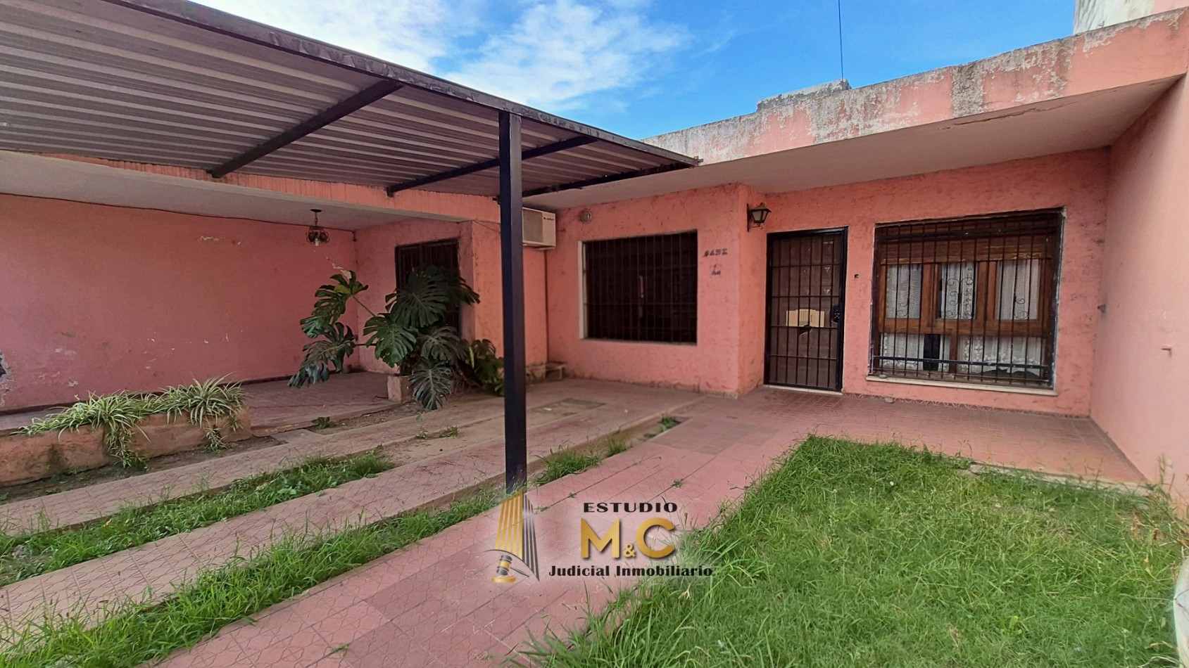 Casa de 235m en lote de 474m - B° Las Palmas