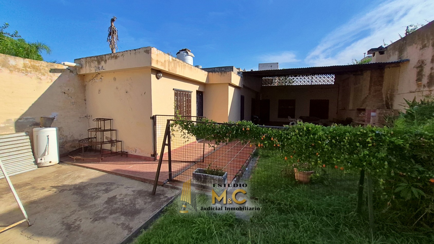 Casa de 235m en lote de 474m - B° Las Palmas