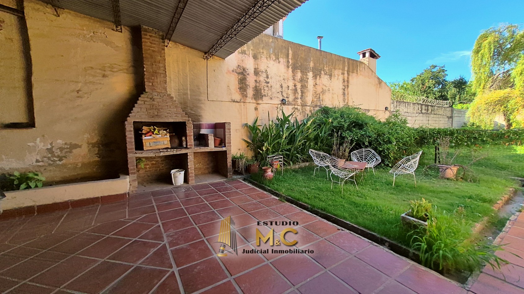 Casa de 235m en lote de 474m - B° Las Palmas