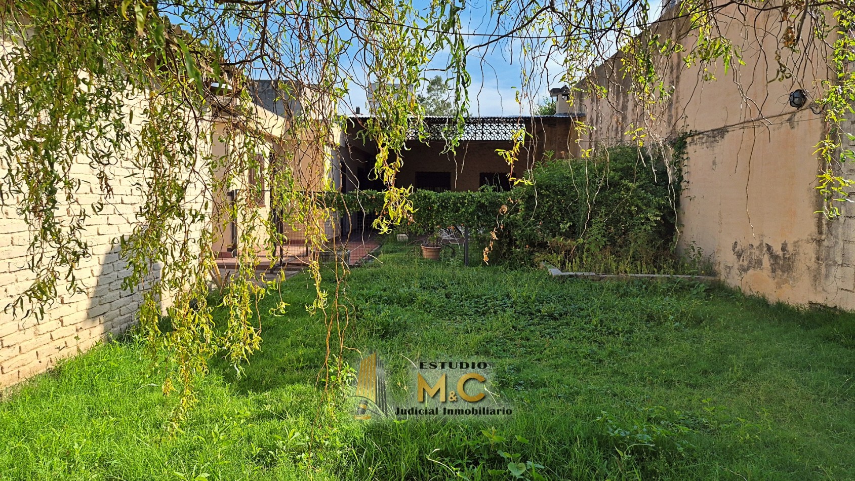 Casa de 235m en lote de 474m - B° Las Palmas