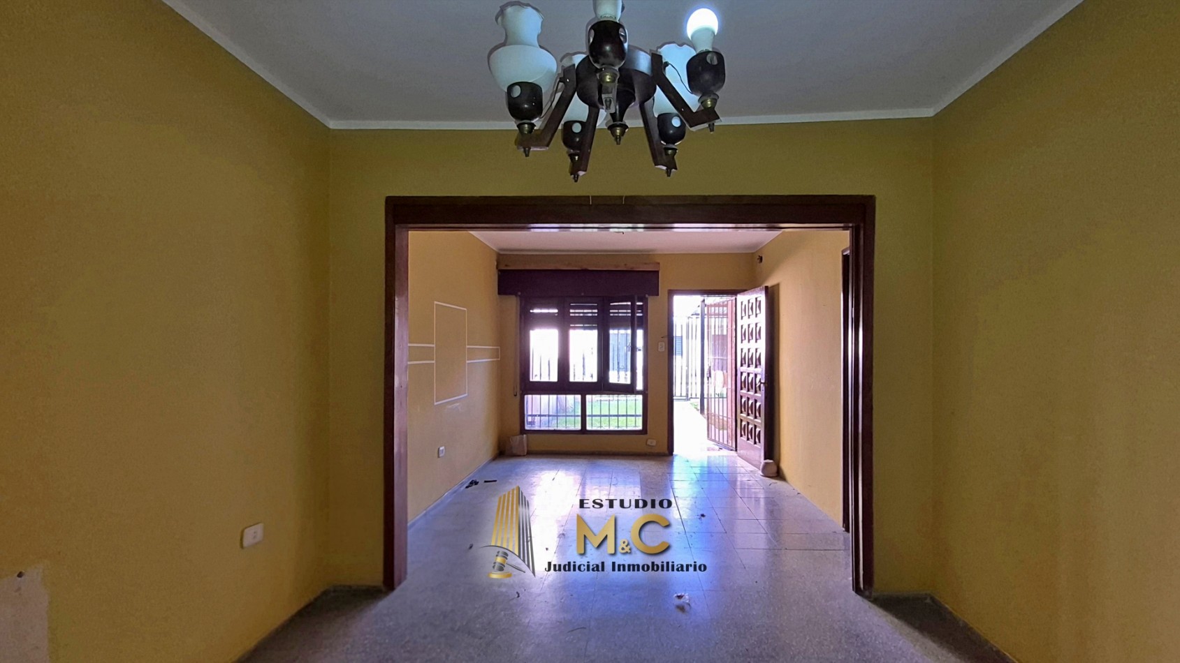 Casa de 235m en lote de 475m - B° Las Palmas