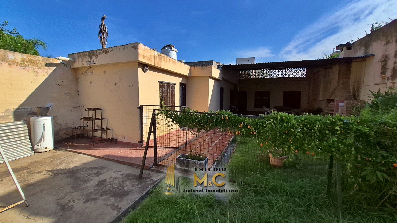 Casa de 235m en lote de 475m - B° Las Palmas