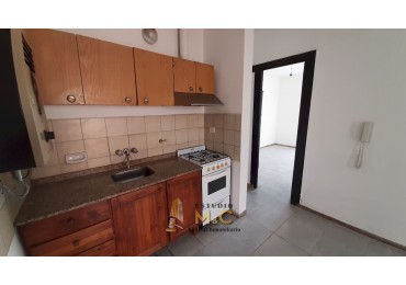 Dpto 1 dorm en B° Alberdi | Interno en PB con patio | Rioja y Santa Fe