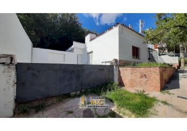 Casa 2 Dormitorios B° Bajo Galan