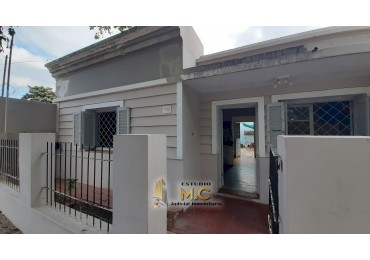 Casa 2 Dormitorios en B° Achaval Peña