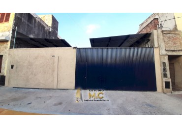 Alquilo Galpon con Cocheras en B° Pueyrredon