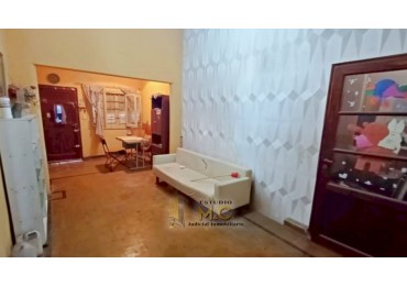 Venta Casa + Dpto Interno B° Los Paraisos