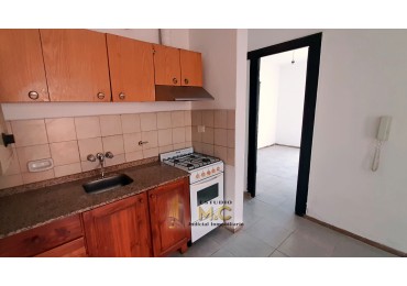 Dpto 1 dorm en B° Alberdi | Interno en PB con patio | Rioja y Santa Fe